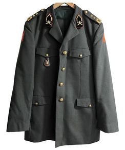 Uniform (16)